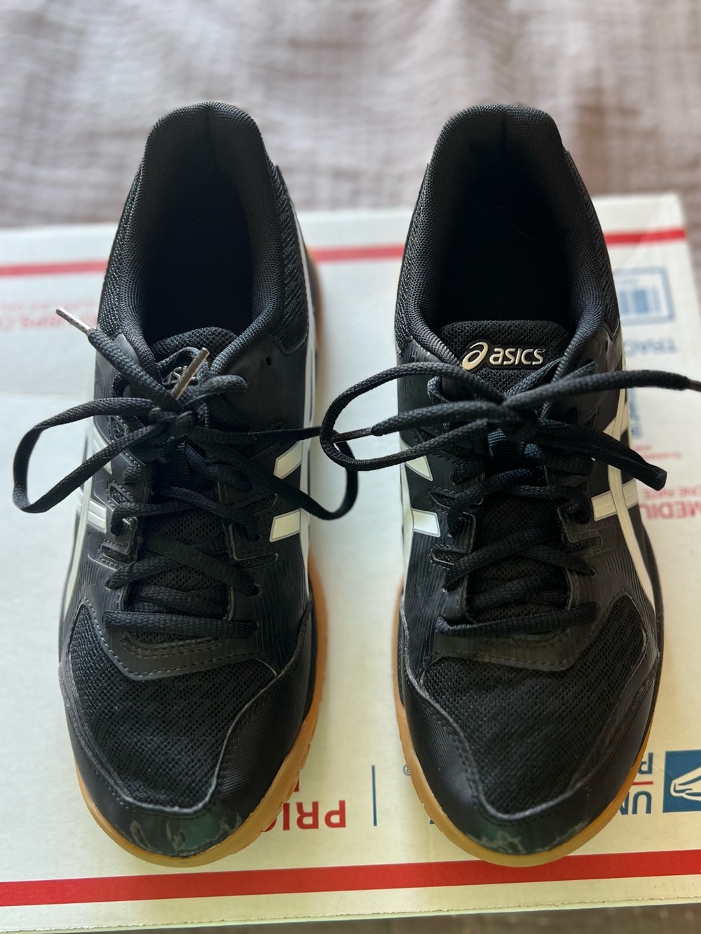 ASICS Women’s Size 8 Gel-Rocket 9 Indoor Court Shoe Lace Up Black Faux Leather